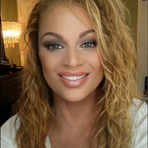 Meet your Posher, Nancy